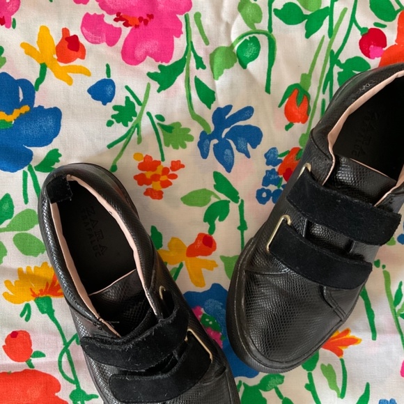 Zara women’s faux pebble leather // elastic slip-ons sneakers // women’s 7.5 - Picture 2 of 3